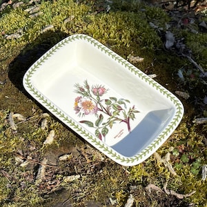 Portmeirion Botanic Garden 11" x 7" Rectangular Casserole / Baking Dish "Dog Rose" (Rosa Canina)