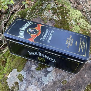 Vintage Jack Daniels Empty Tennessee Sour Mash Whiskey Old No. 7 Black Tin Box w/ Hinged Lid