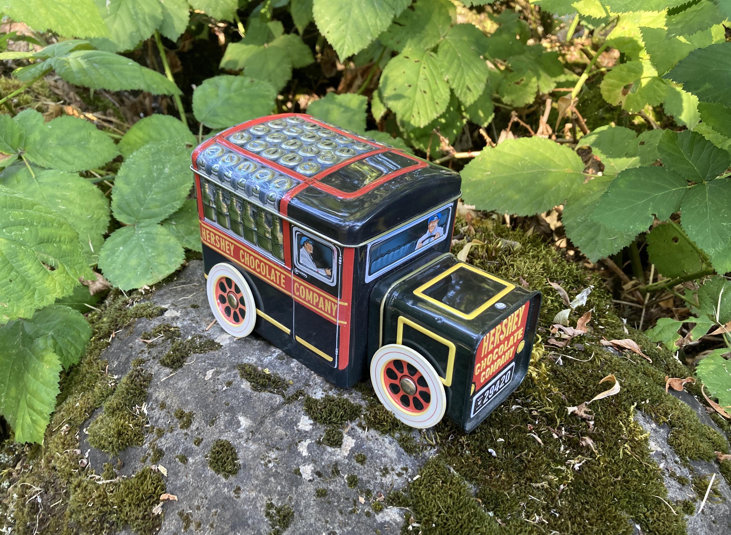 Vintage 2000 Hershey's Chocolate Company Milk Truck Collectible