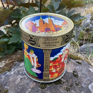 Vintage Otto Schmidt Collectible German Lebkuchen Gingerbread Tin (Empty) w/ Castles, Kings, Queens