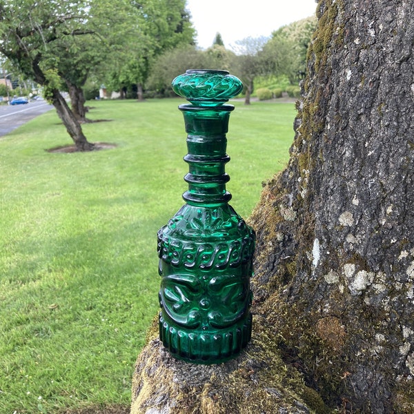 Vintage 1968 Jim Beam Emerald Green Glass Kentucky Derby Whiskey Decanter w/ Cork Stopper