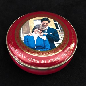 Vintage Princess Di and Prince Charles Wedding Commemorative Round Tea Tin (Empty), 1981