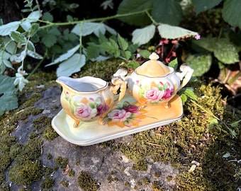 Vintage links handbemalte Mini Zuckerdose, Milchkännchen & Tablett ""Heritage Rose"" #5065."