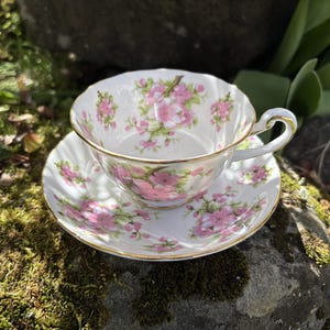 Vintage Royal Schnürsenkel Englisch Bone China "Peach Blossom" Teetasse & Untertasse mit rosa Blumen (Made in England) Bild 2