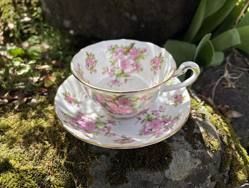 Vintage Royal Schnürsenkel Englisch Bone China "Peach Blossom" Teetasse & Untertasse mit rosa Blumen (Made in England) Bild 2