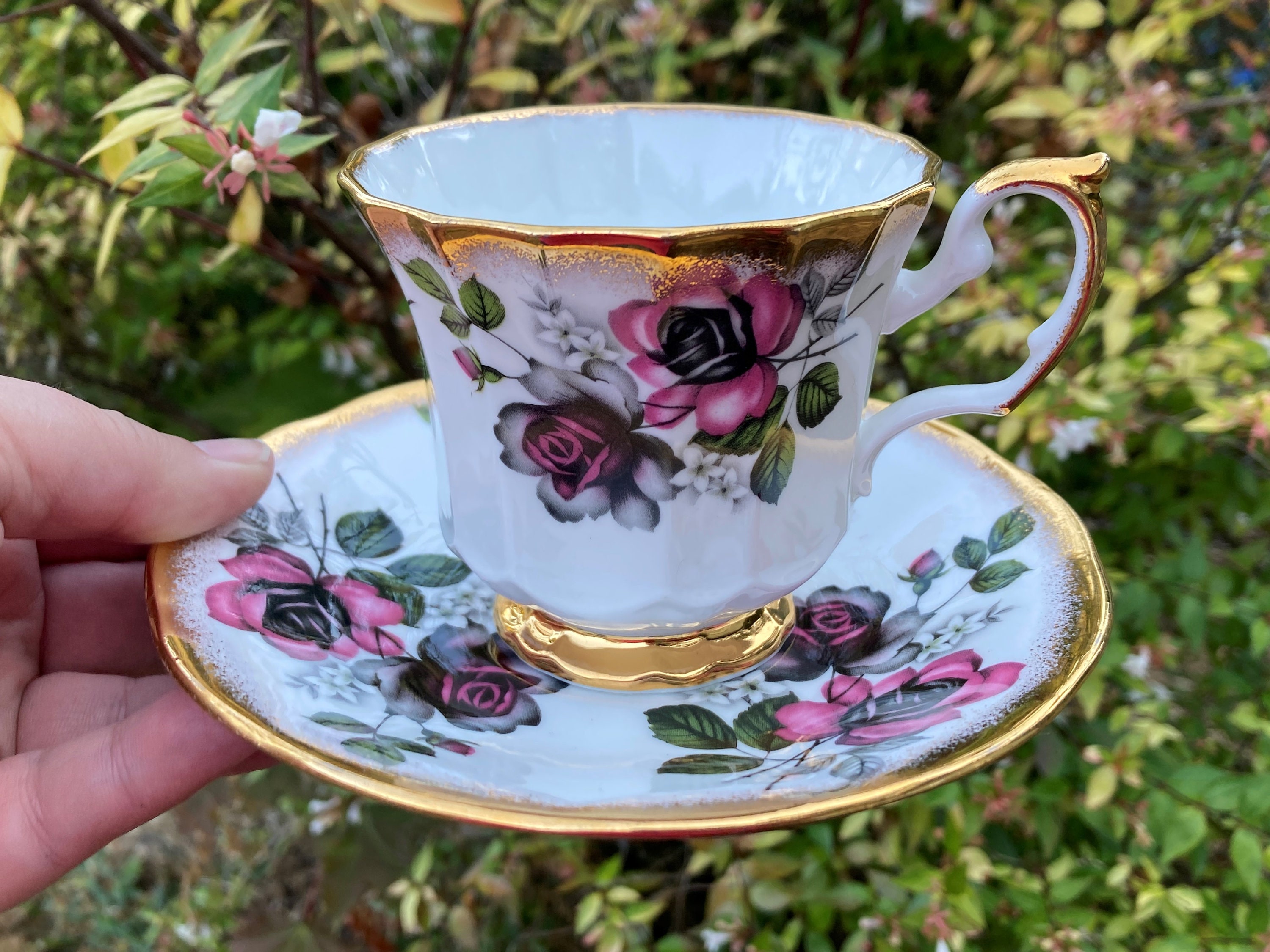 ヴィンテージ エリザベス朝 ファイン ボーン チャイナ 台座付き ティー