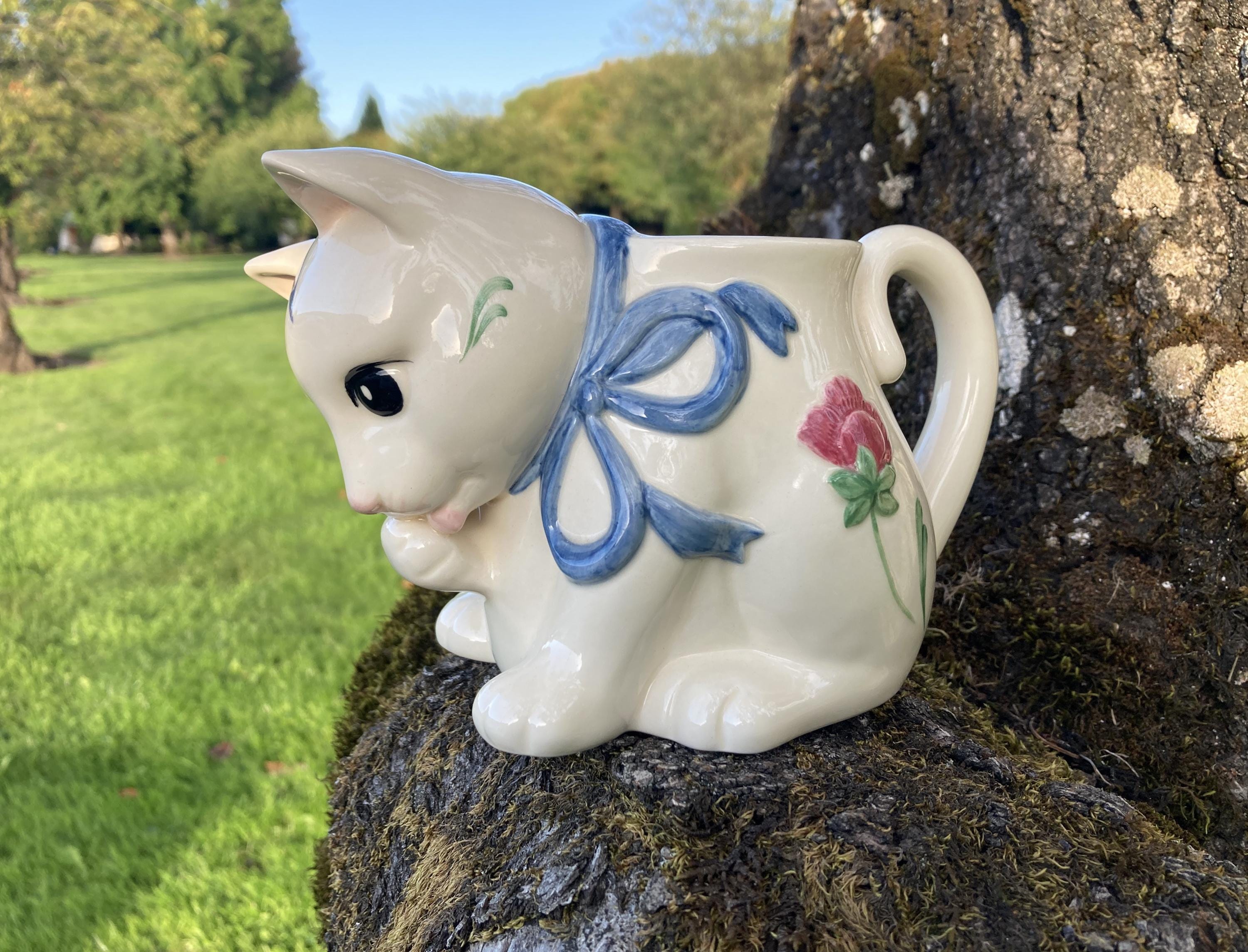 ヴィンテージ レノックス「ポピーズ オン ブルー」猫型コーヒーカップ