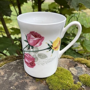 Vintage Royal Windsor Fine Bone China Tea Mug / Coffee Cup w/ Pink & Yellow Roses (Made in England)