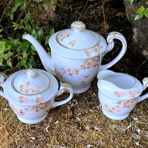 Vintage Fukagawa "Arita" handmålad tekanna, gräddkanna och sockerskål med lönnlövs- och grenmönster och guldkant (tillverkad i Japan)