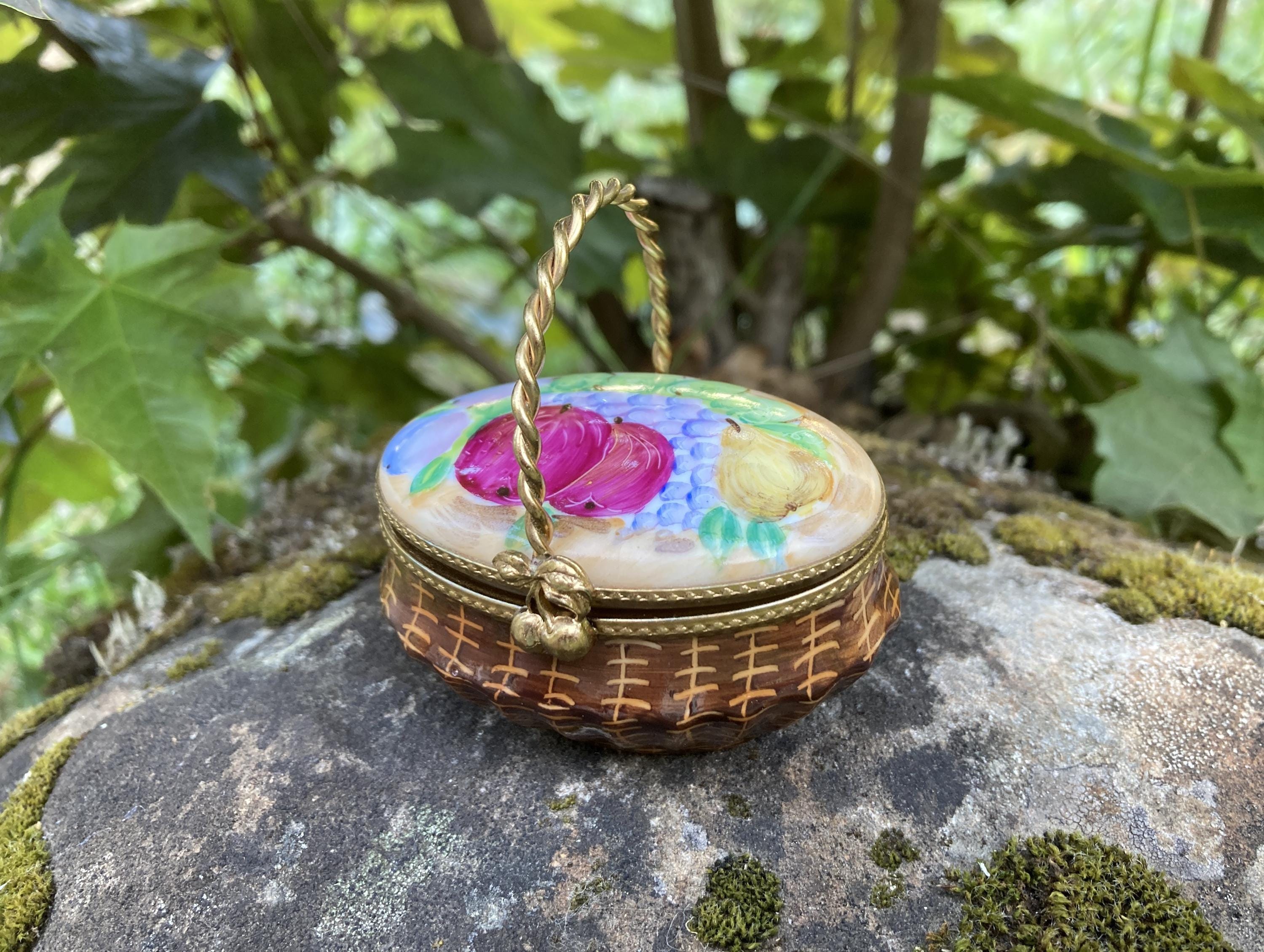 Limoges 花柄ボックス 陶磁器 Garden Themed Limoges Boxes Porcelain Figurines & Trinket Boxes