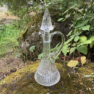Vintage 16.5&quot; Cut Crystal Ship Captain&#39;s Whiskey Decanter & Conical Stopper w/ Diamond Pattern (READ)