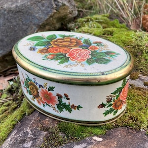 Vintage Meister Oval Storage Tin w/ Floral Pattern, Made in Brazil (Sewing Kit, Craft Storage, Farmhouse Kitchen, Office Supplies)