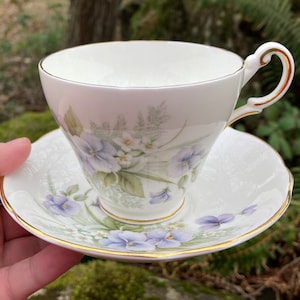 Vintage Regency English Bone China Teacup & Saucer w/ Pale Purple Pansy Flowers (Made in England)