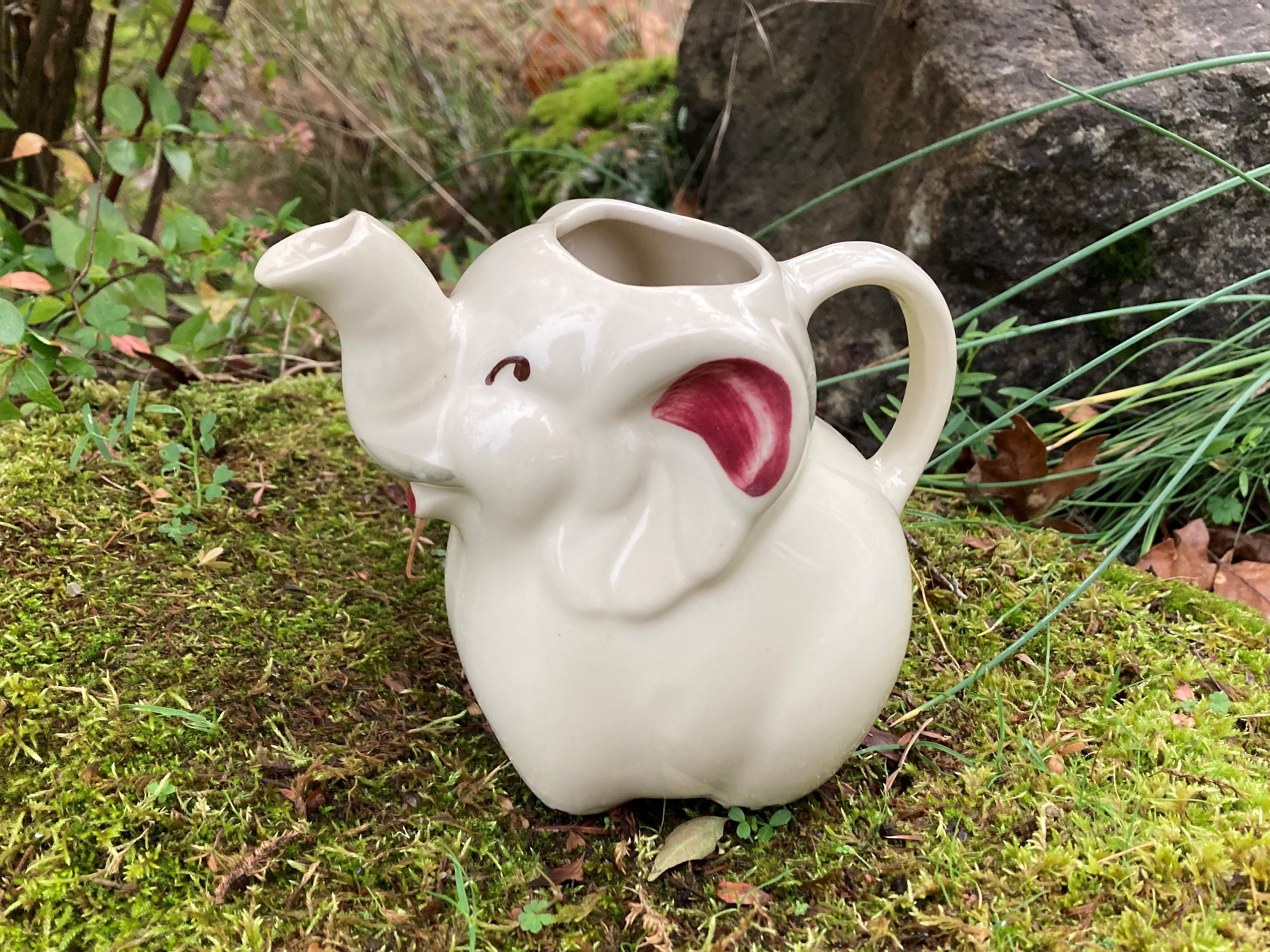 Luxshiny Gravy Bowl Container Creamer Container Ceramic Animal Creamer,  Ceramic Creamer Pitcher Elephant Creamer Sauce Jug for Home Kitchen  (Elephant)