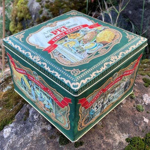 Vintage PET Brand &quot;Family Recipes&quot; Empty Tin Storage Box w/ Hinged Lid (Barringer, Wallis, & Manners, Made in England)