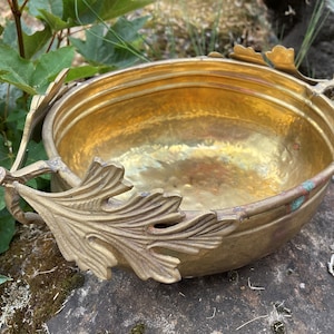 Vintage Hosley Hammered Brass 10.5 "Plantadora oblonga con mangos de hoja de roble (Hecho en la India) Otoño / Otoño / Acción de Gracias Centerpiece Bowl