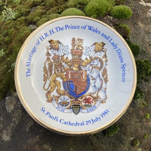 Vintage Wood & Sons &quot;Royal Marriage Souvenir&quot; 4.5&quot; Trinket Dish / Mini Plate to Commemorate Wedding of Prince Charles and Lady Diana 1981