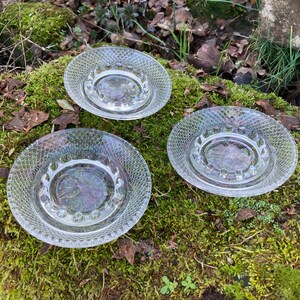 Ensemble de 3 cendriers ronds empilables vintage en verre transparent avec clous/motif à bulles (Duncan Miller ? Anchor Hocking ?