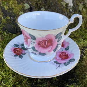Vintage Royal Windsor Fine Bone China Teacup and Saucer w/ Pink Roses (Made in England)