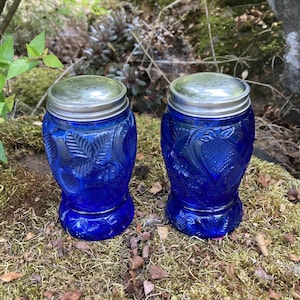 Vintage Cobalt Blue Depression Glass Oversize 4.5&quot; Salt & Pepper Shakers w/ Strawberry Vine Pattern and Aluminum Lids (Sugar/Spice Shakers)