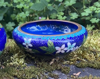 Portaoggetti/posacenere/brucia incenso vintage in cloisonné blu da 5" o 3,75" con fiori smaltati (venduto separatamente)