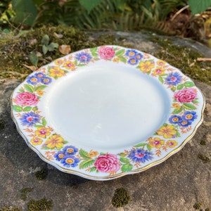 Vintage Royal Vale Bone China Small 6&quot; Salad or Dessert Plate w/ Floral Pattern and Gold Trim (Made in England)