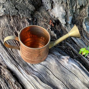 Regadera vintage pequeña de 25 cm de cobre macizo y latón, macetero o decoración rústica (por Sarah Michaels)