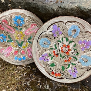 Set of 2 Vintage Etched Copper 7.5&quot; Wall-Décor Plates w/ Colorful Hand Painted Flowers (Turkish?)