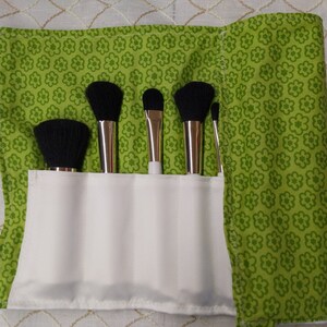 Makeup Brush Holder with 10 Brushes