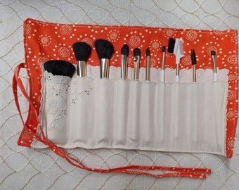 Makeup Brush Holder with Antique Linen Interior and 10 Brush Set