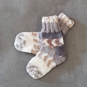 selbstgestrickte Babysocken nordischer Stil 16/17 und 18/19 Bild 3