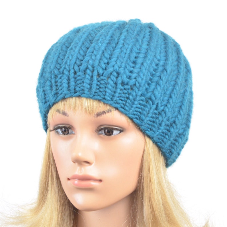 sehr dicke Strickbeanie 54-56 cm in petrol für jedes Alter schlichte Musterung mit kurzem Rand am Kopf nah anliegend für Frauen image 1