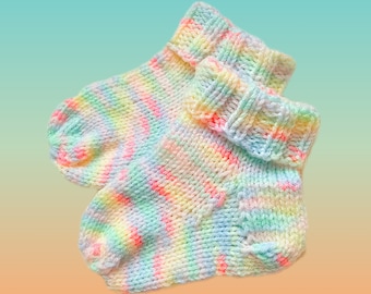 Babysocken Größe 17/18 Pastellfarben, Stricksocken für Babys bis 10,5 cm Fußlänge in angesagten Frühlingsfarben, hübsches Babygeschenk