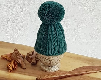 Eierwärmer moosgrün, handgestrickte Minimützen für Eier, kleines Geschenk in dunkelgrün, Mitbringsel Einladung zum Essen