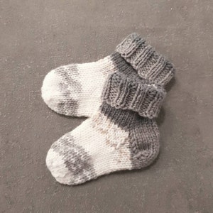 selbstgestrickte Babysocken nordischer Stil 16/17 und 18/19 Bild 6