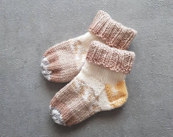 knitted baby socks for 3 to 6 to 9 months, unisex, wool socks baby nordic style, baby wool socks in taupe and white, gift for babies