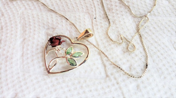 Heart-shaped Red Rose and Green Leaf Pendant Neck… - image 4