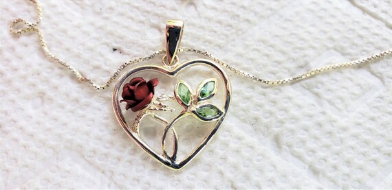 Heart-shaped Red Rose and Green Leaf Pendant Neck… - image 7