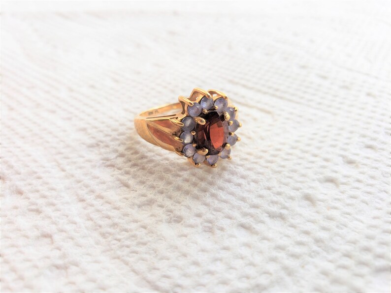 Rich Deep Red-colored Oval Stone 10K PL Ring Estate Vintage Free USA SHIPPING