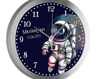 Kinderwanduhr Wanduhr Kinderzimmer Kinder Weltall Astronaut personalisiert