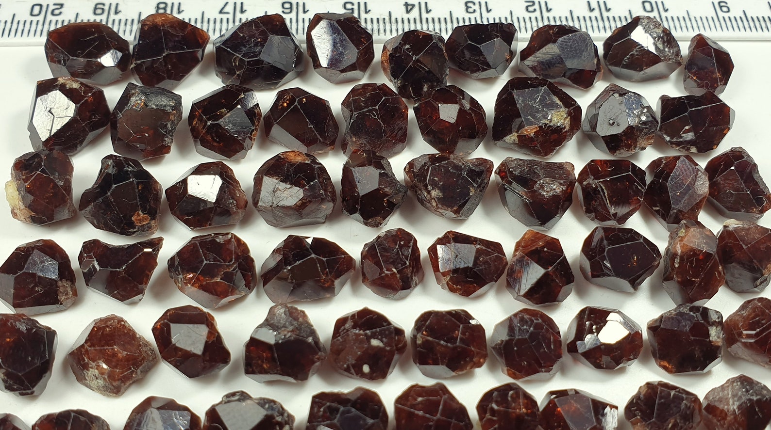 460 Carats Beautiful Brown Color Crystal Types & Rough Grade