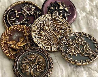 Victorian Antique Picture Buttons