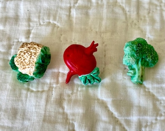 3 Garden Vegetable Buttons