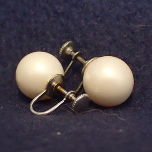 Pearl Like Ball Earrings - Screwback