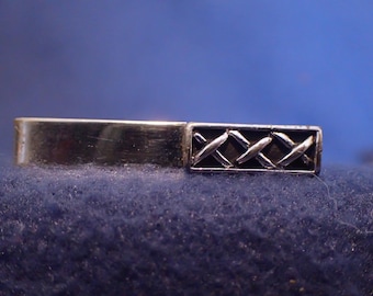 Hickok Tie Bar - Silver With X Pattern
