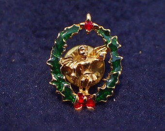 Christmas Angel Pin - Wreath