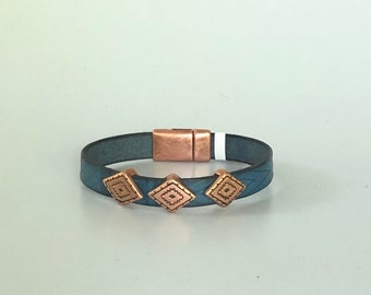 Southwest Style Women’s Turquoise Leather Bracelet with Copper Beads Magnetic Clasp
