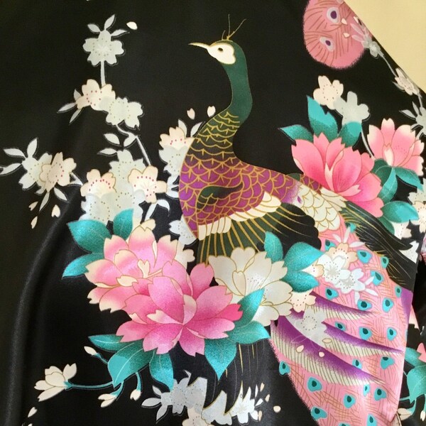 Vintage Short Asian Robe / Short Kimono Robe / Black Lingerie / Loungewear / Peacocks & Flowers / SZ S TO M / Retro / Boho