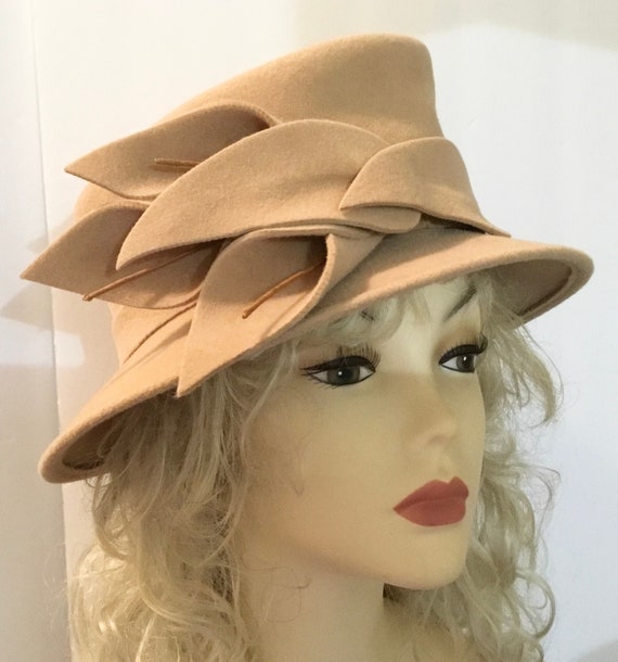 Vintage Fedora Hat With Leaves / Italy / Derby Hat / (23 