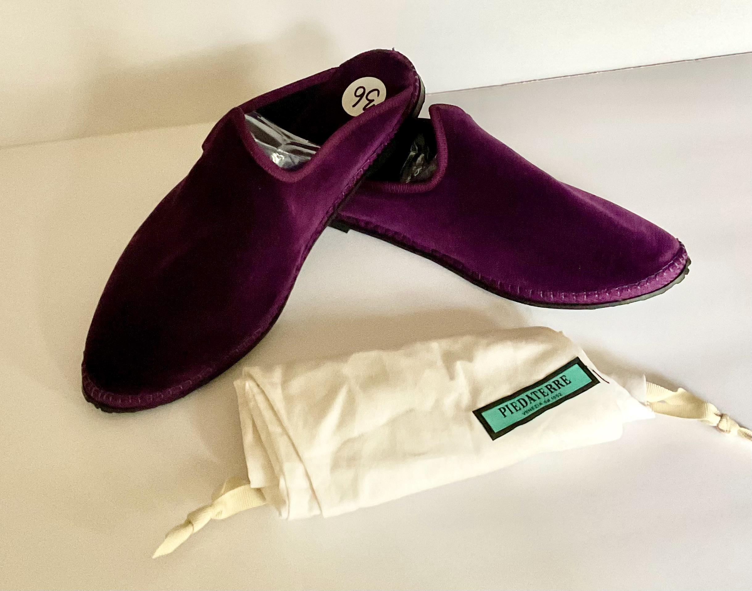 Vintage Piedaterre Italy Velvet Mules / NOS / SZ 36 / Retro / Boho / Indoor or Out / Hippie / Slip On / House Shoes